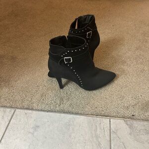 Elegant Black Ankle Boots